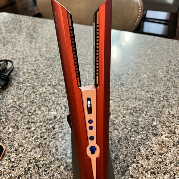 Dyson Corrale Hair Straightener - Picture 2 of 7